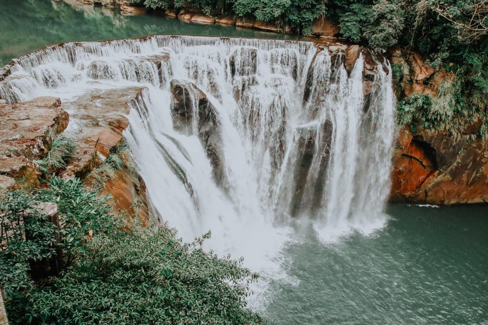 Die ultimative Taiwan Wasserfall Bucket List: Shifen Waterfall